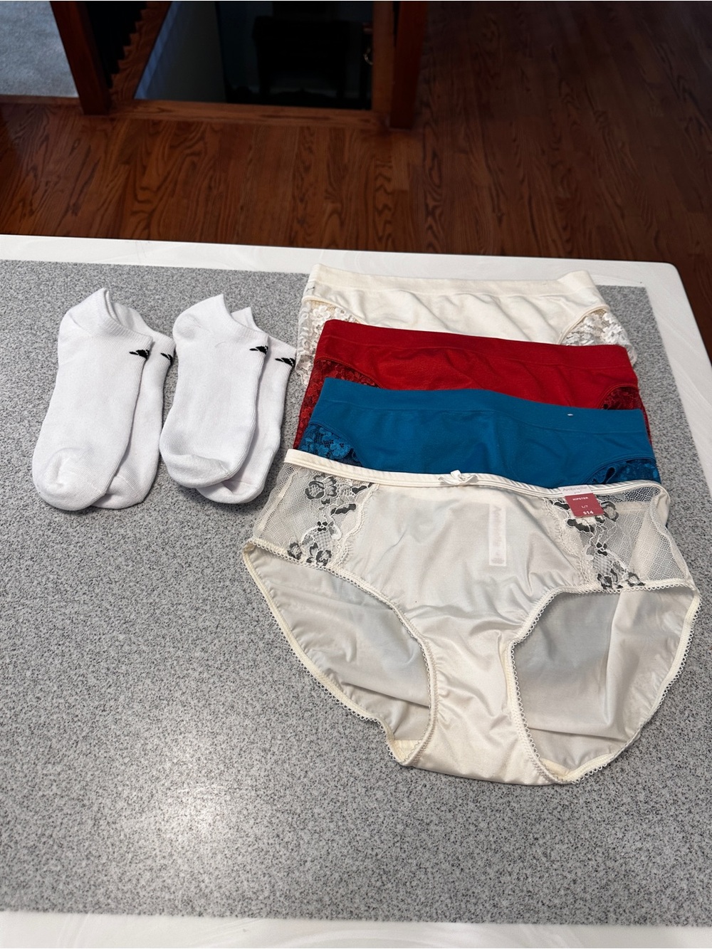 New bundle - 4 pair Ambrielle size 7 panties and 2 pair socks